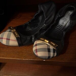 Burberry Black Leather Ballet Flats